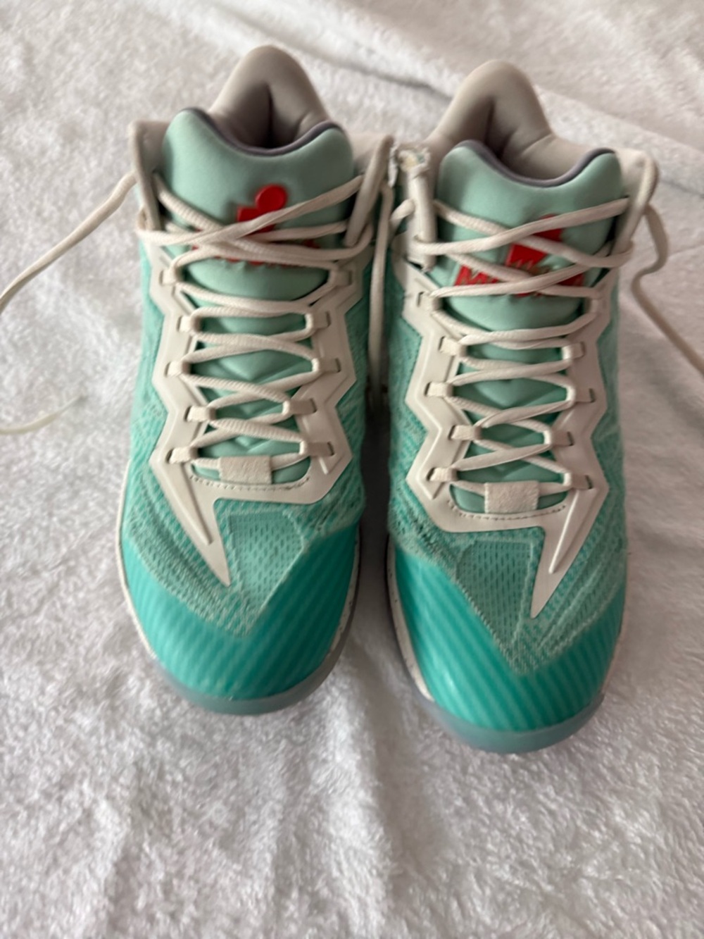 Moolah Neovolt V2 Aqua Red Women’s Basketball Shoes 8.5